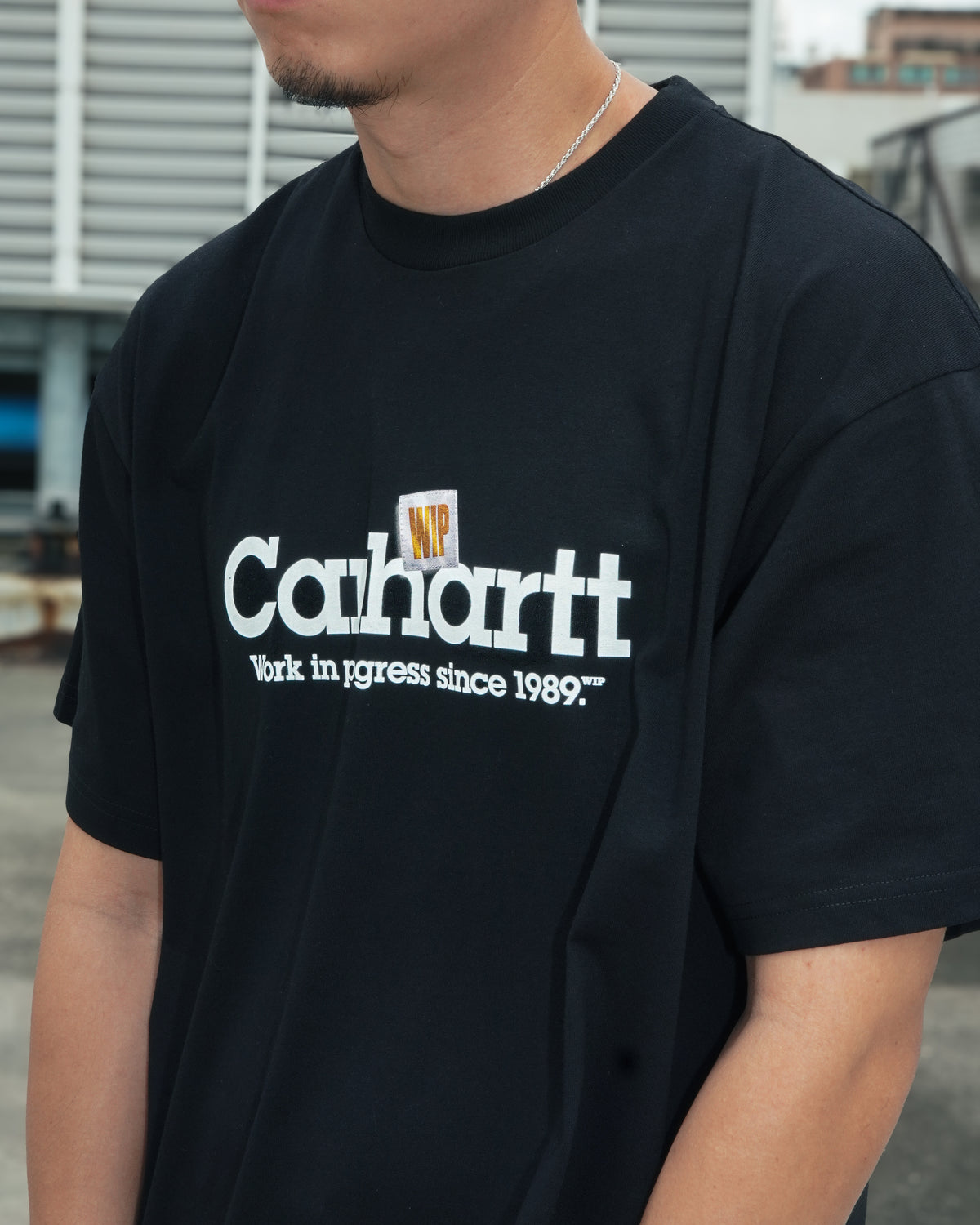 LABEL SCRIPT TEE