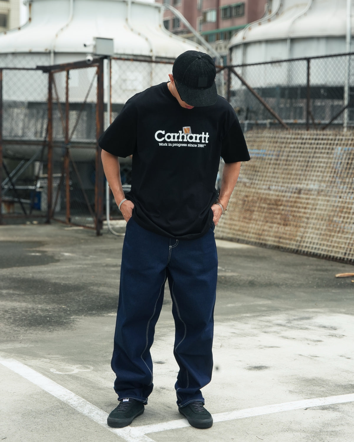 LABEL SCRIPT TEE