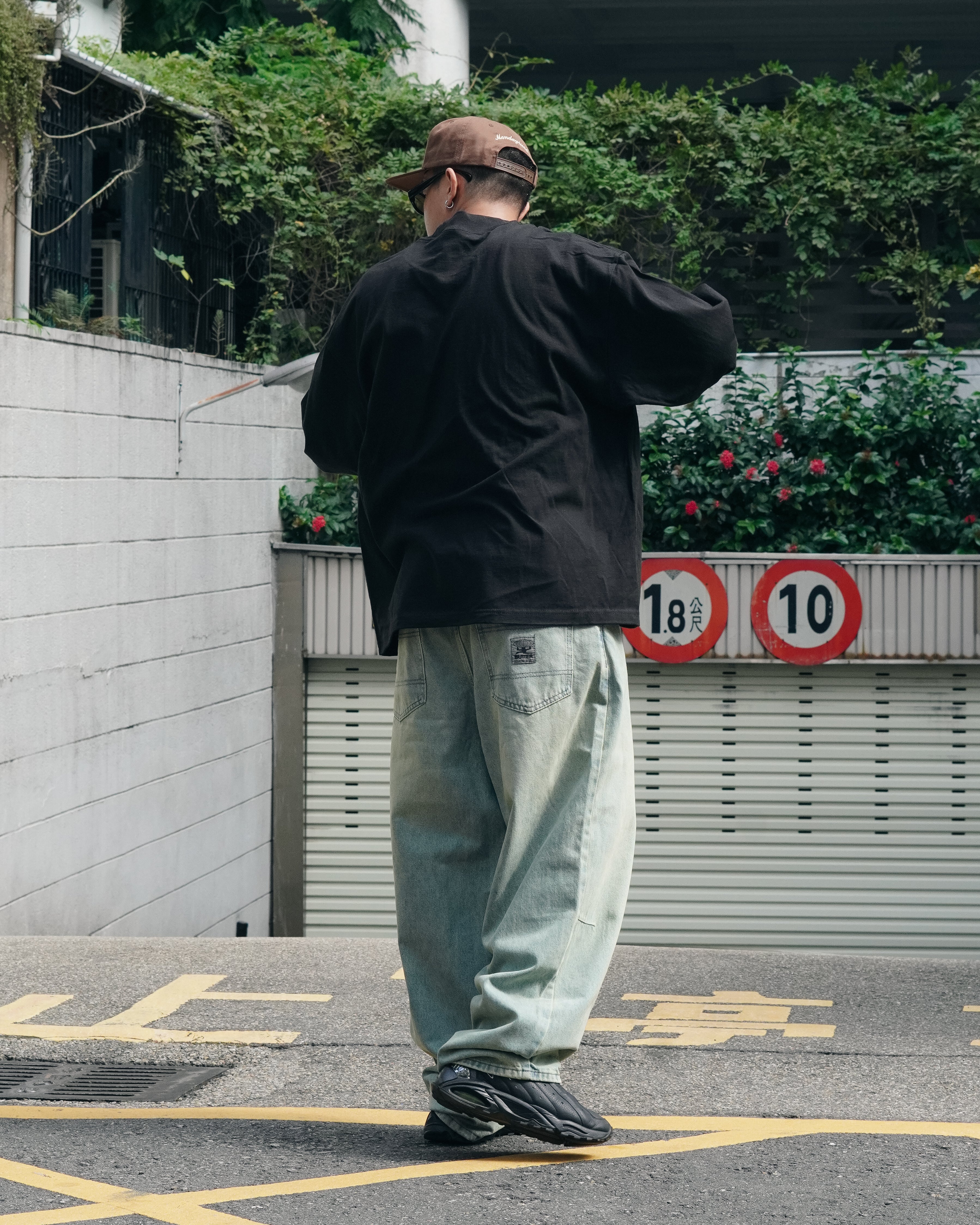 Wide Cut Denim Jeans