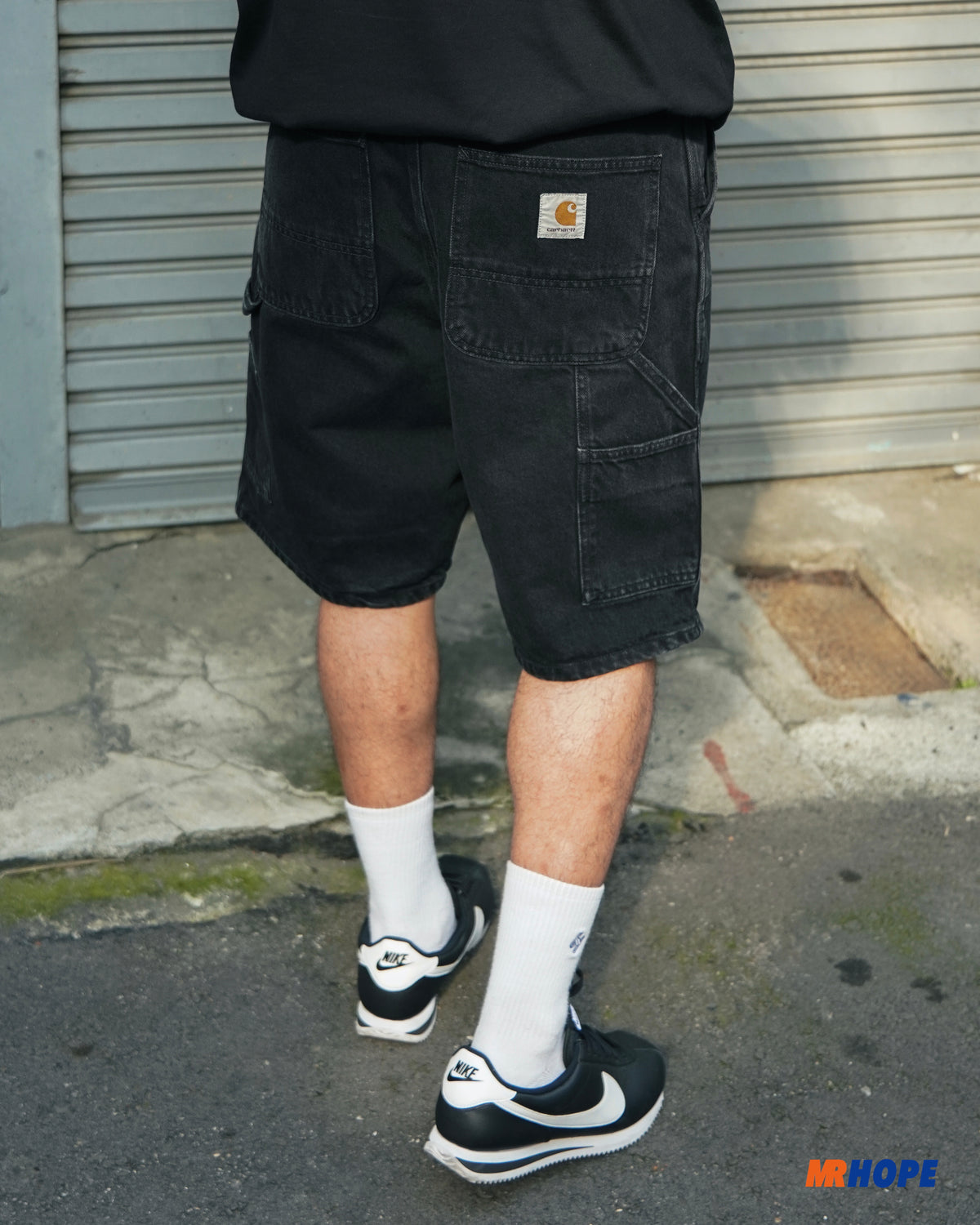 SINGLE KNEE SHORT