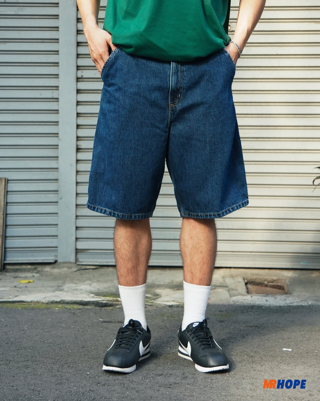 SINGLE KNEE SHORT
