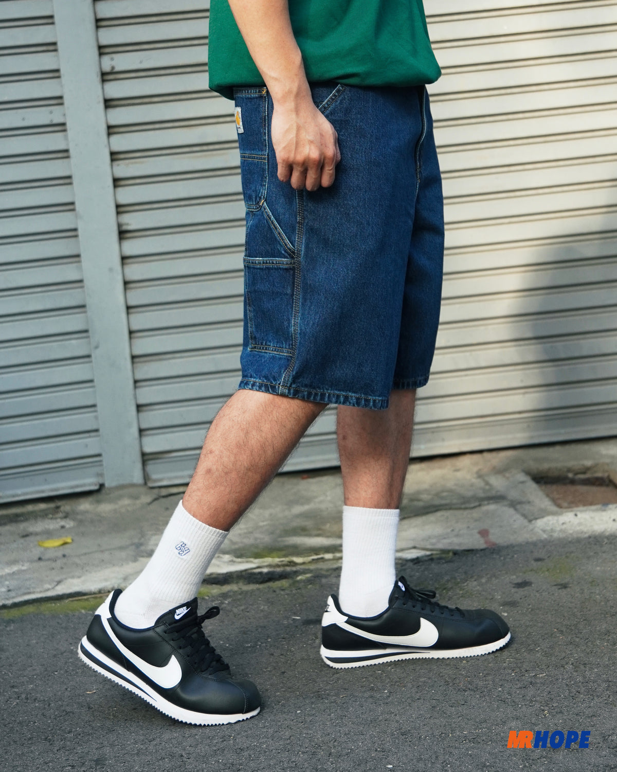 SINGLE KNEE SHORT