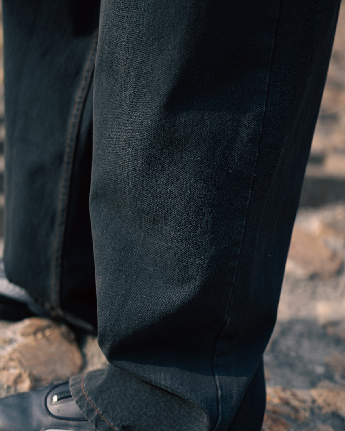 WAXED DENIM PANT