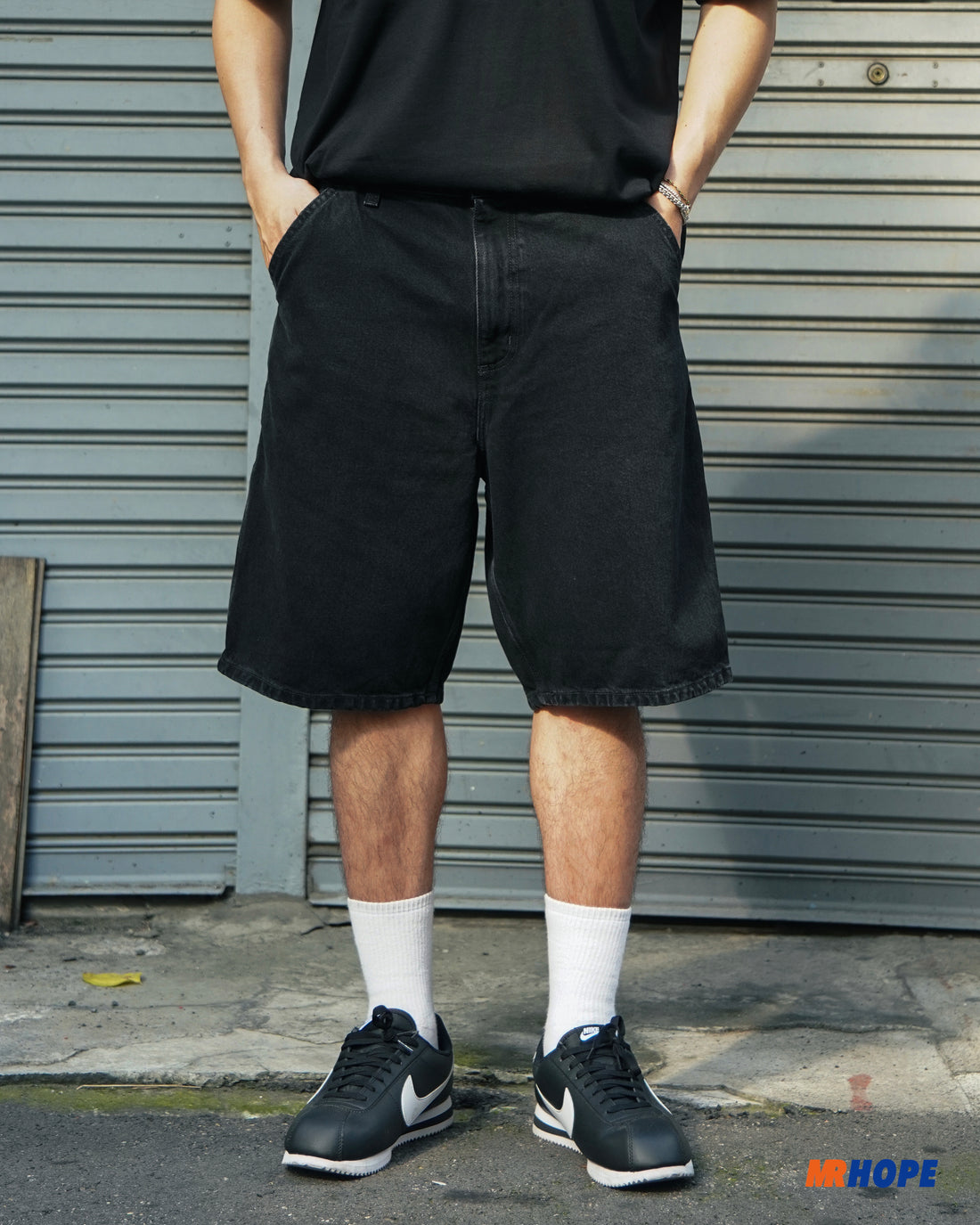 SINGLE KNEE SHORT