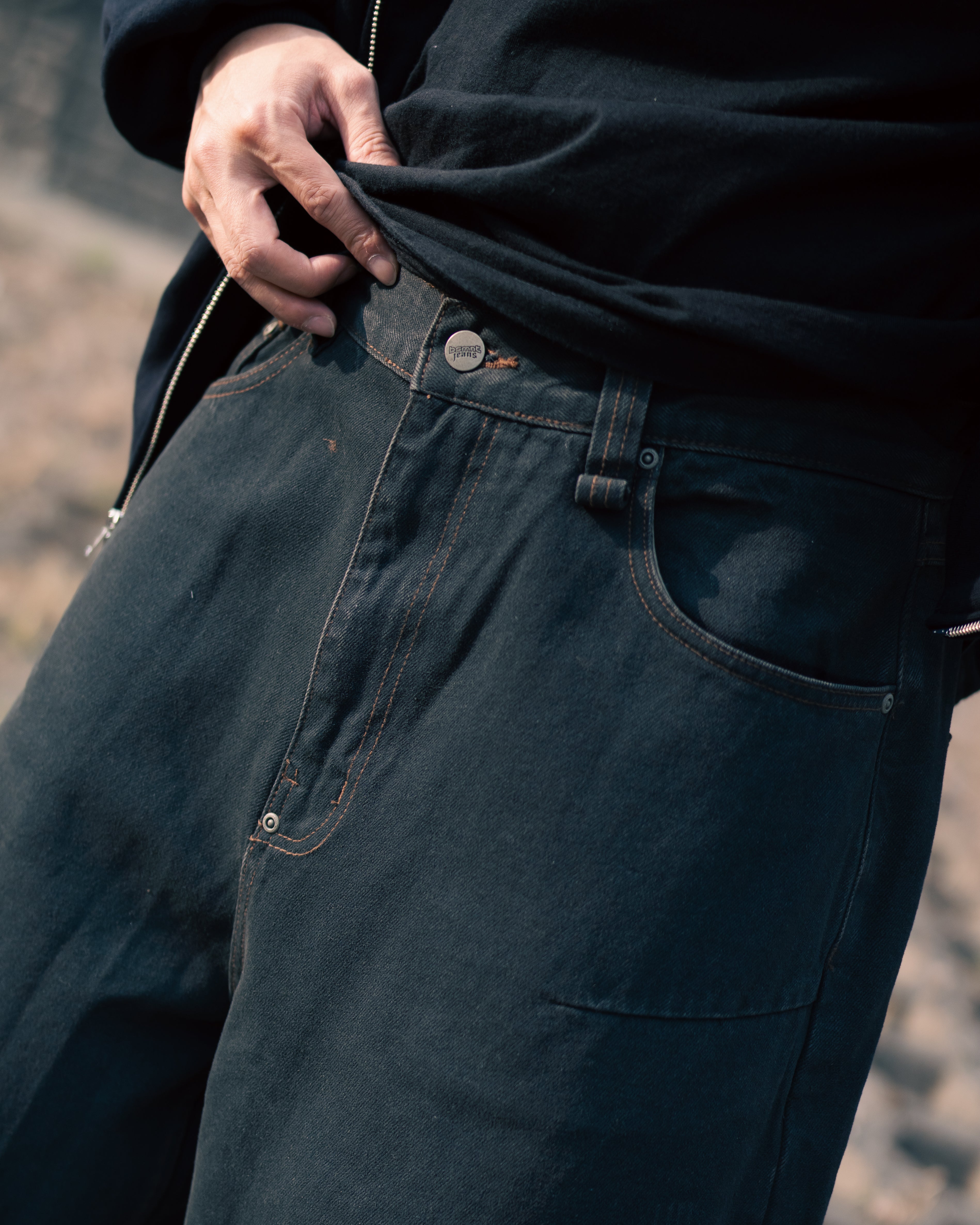 WAXED DENIM PANT