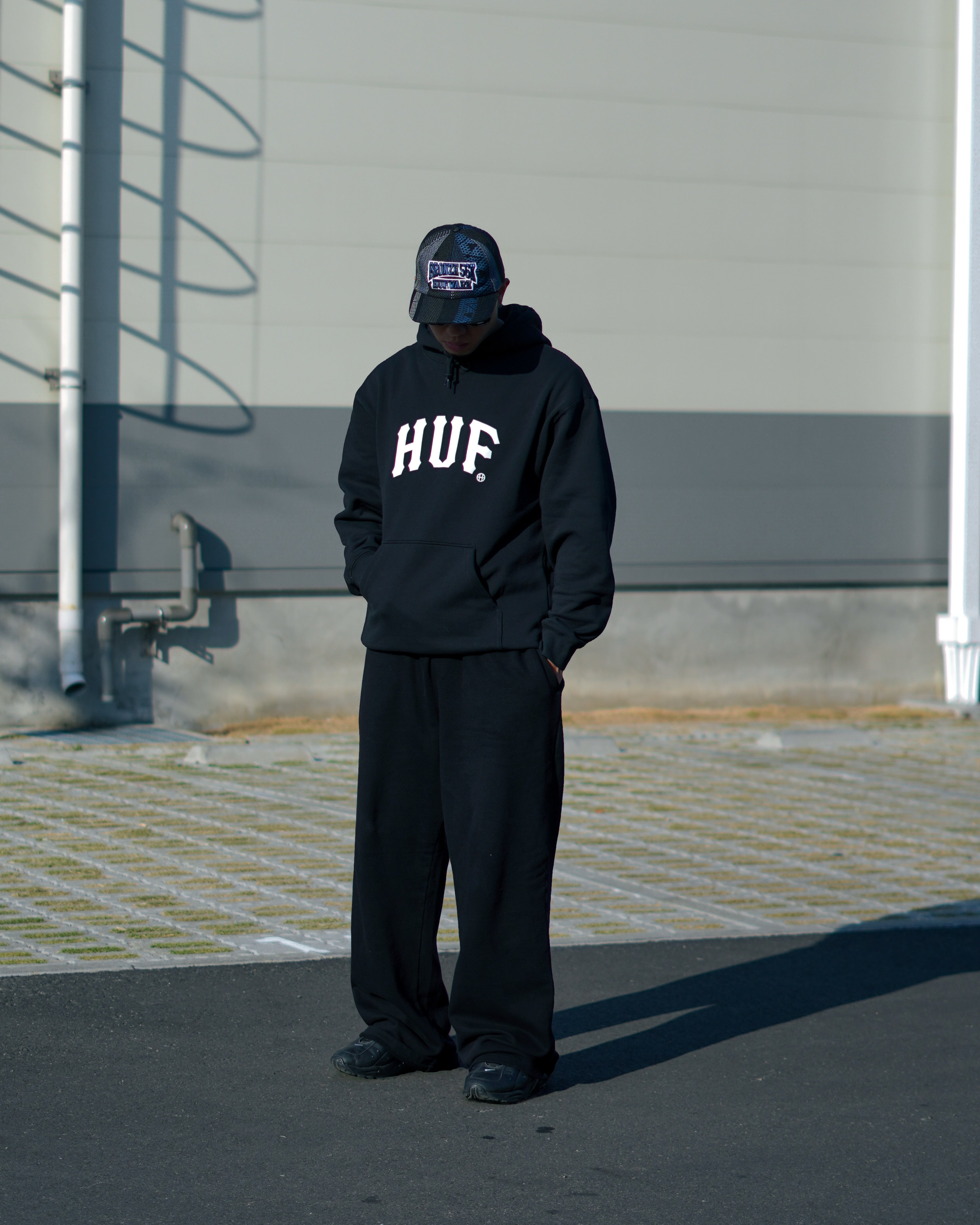 ARCH PULLOVER HOODIE