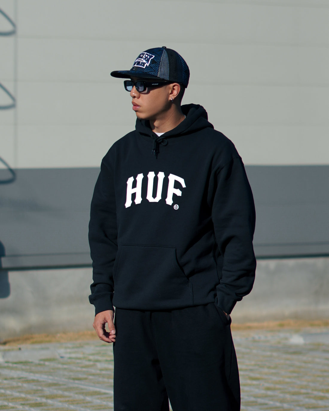 ARCH PULLOVER HOODIE