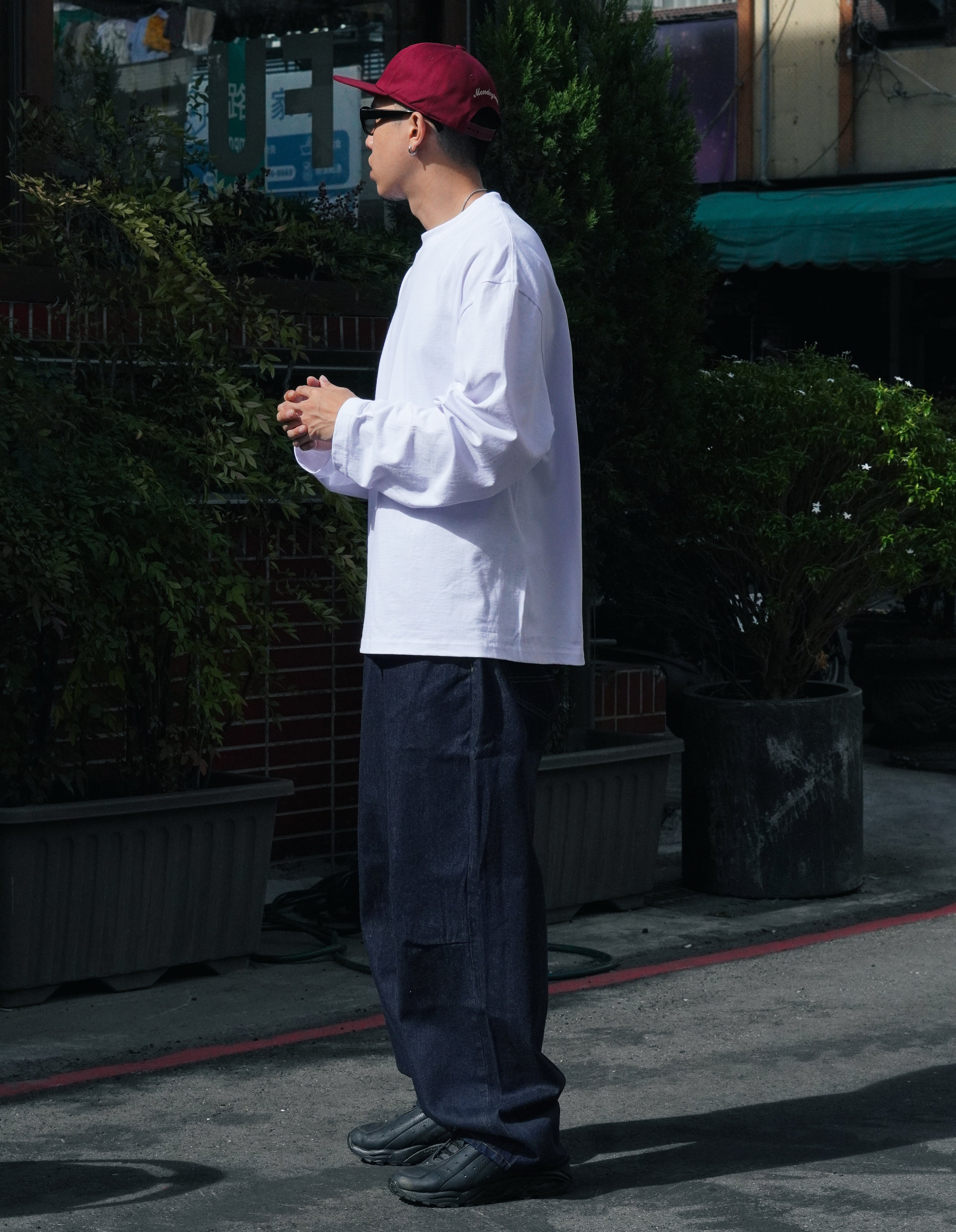 Wide Cut Denim Jeans