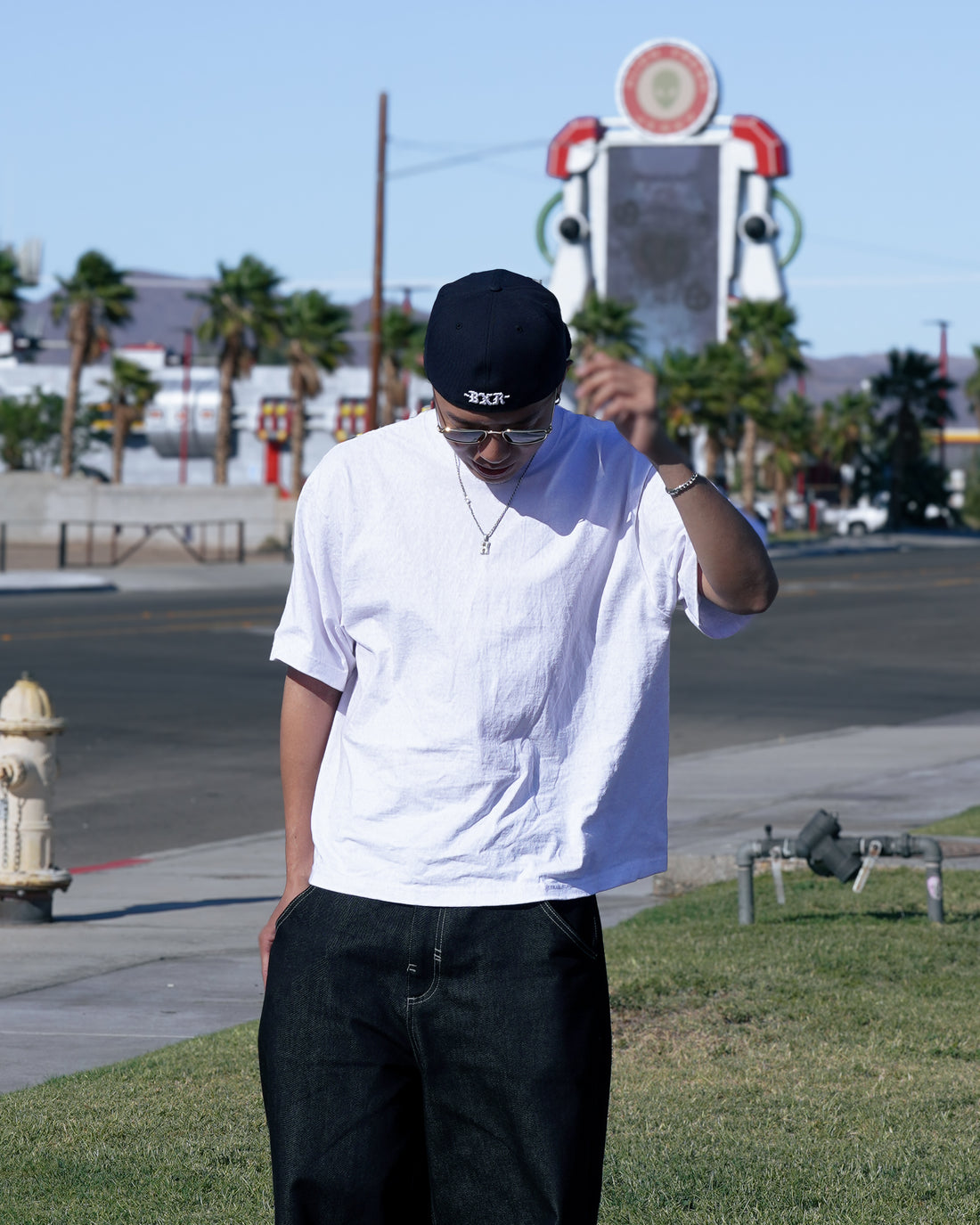 [02] 7.5oz Max Heavyweight Cropped Tee