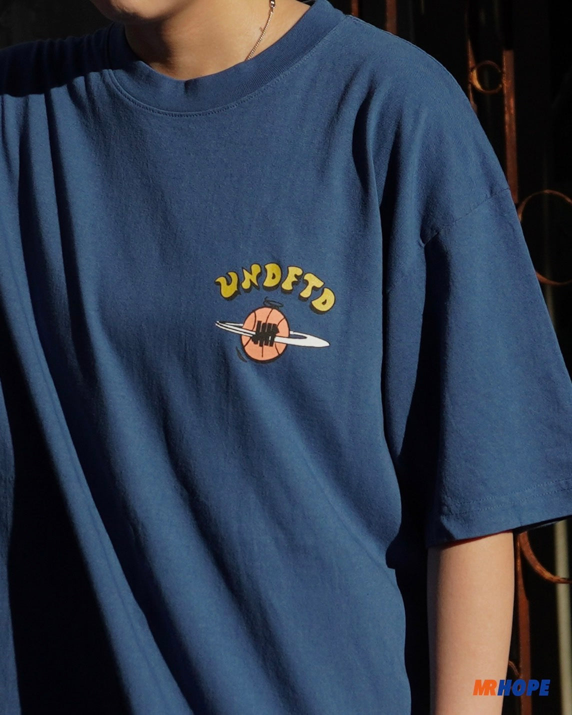 SPINNER S/S TEE