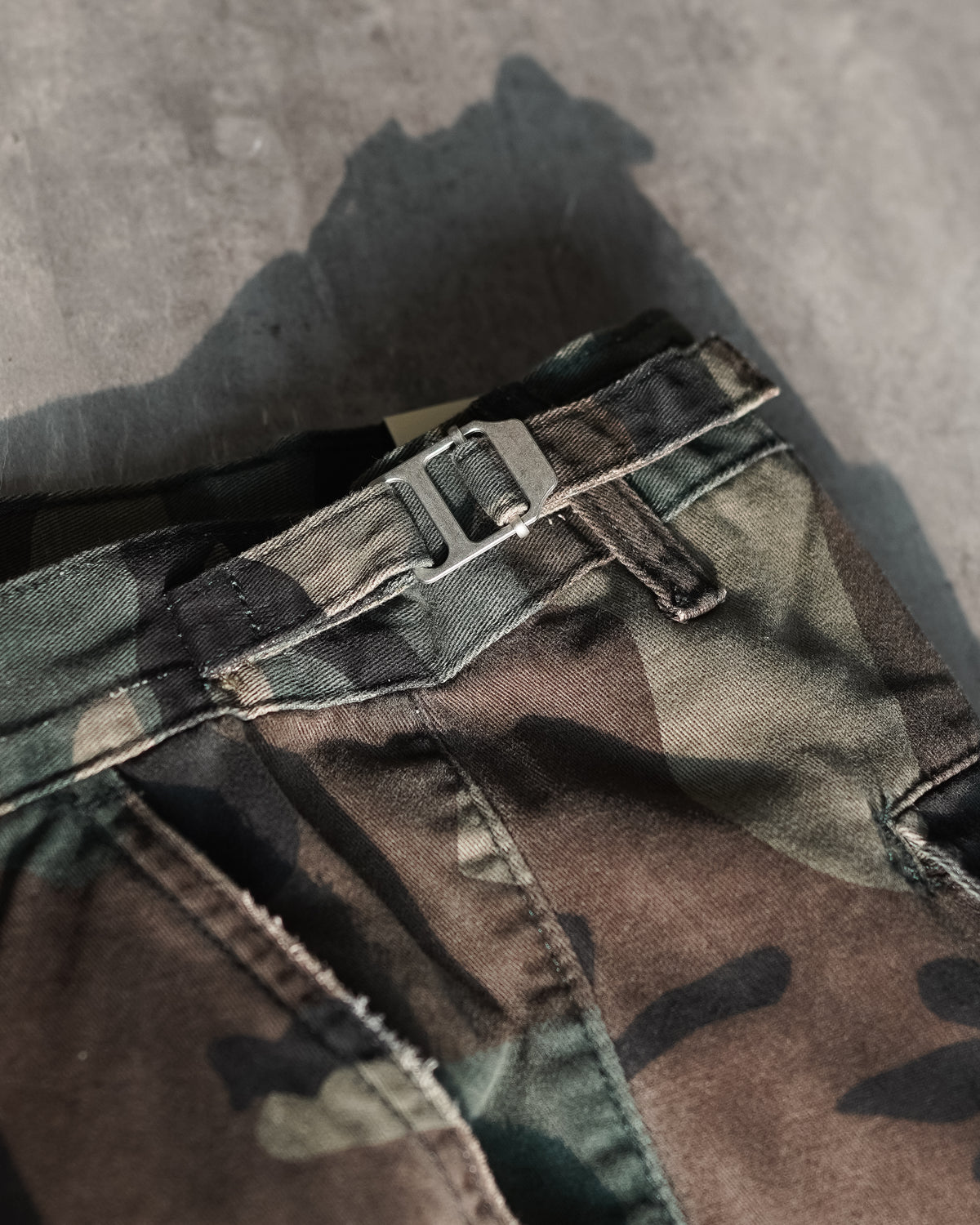 MNML Rave Distressed Cargo Pants -🚨10/21（三）晚間20:00準時開賣
