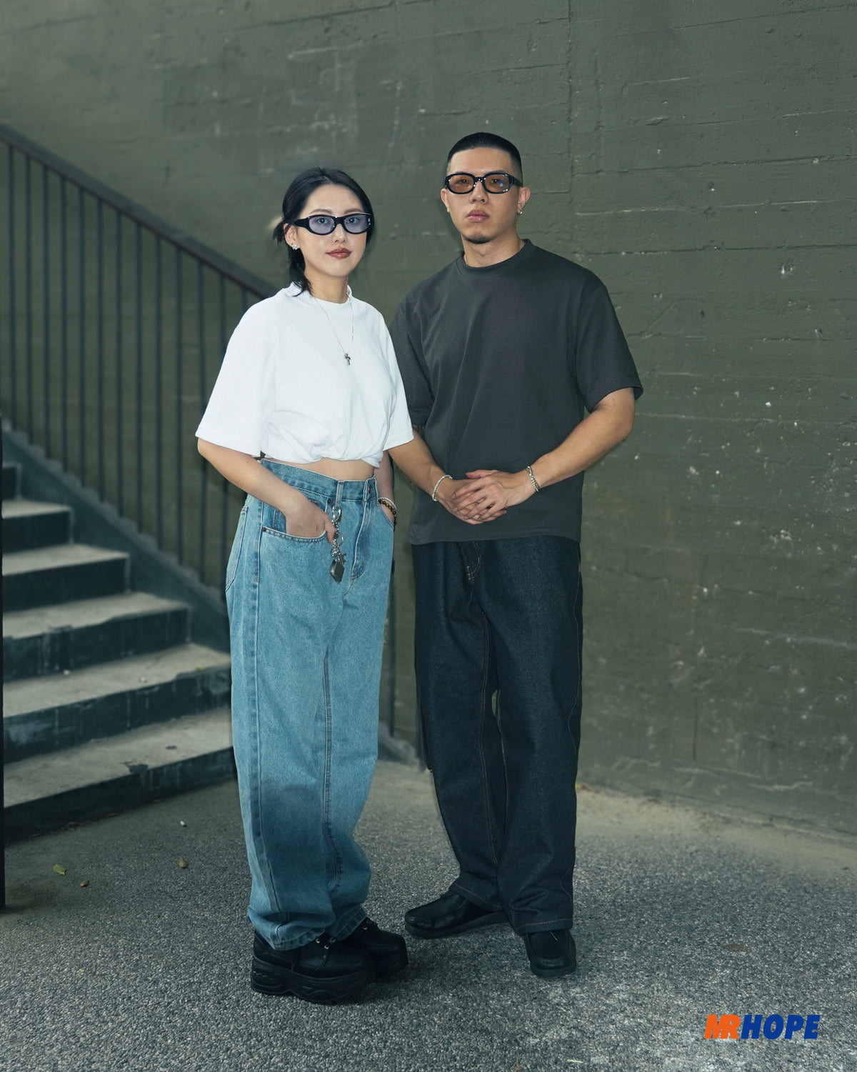 [02] 7.5oz Max Heavyweight Cropped Tee