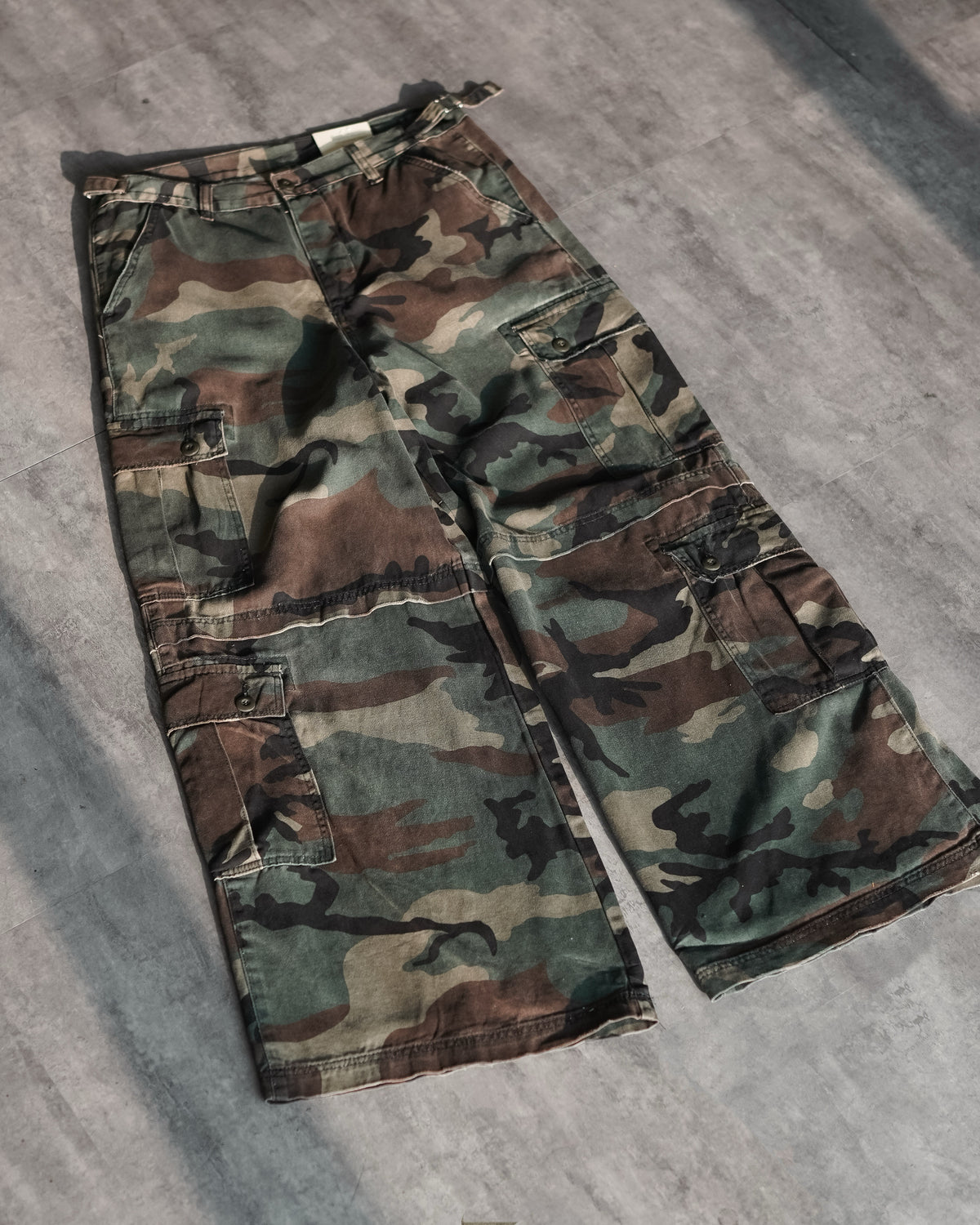 MNML Rave Distressed Cargo Pants -🚨10/21（三）晚間20:00準時開賣