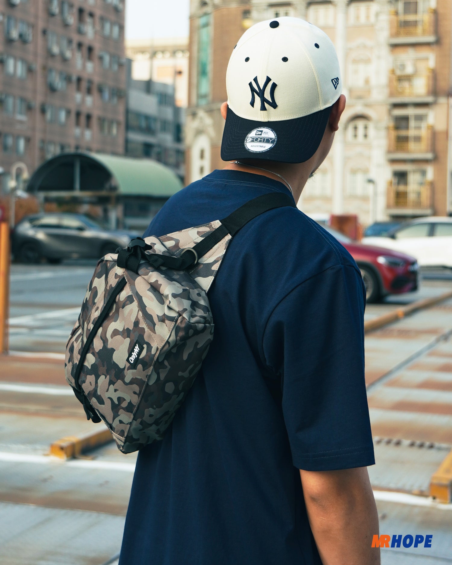 Crosstown Shoulder Pack