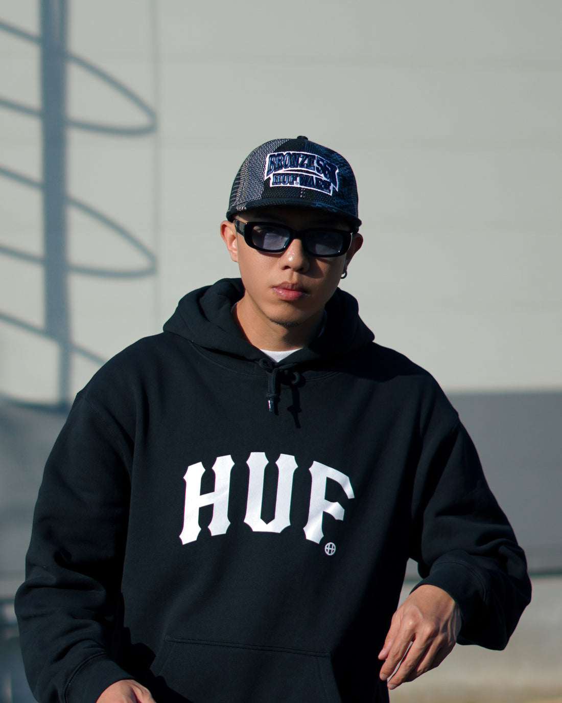 ARCH PULLOVER HOODIE