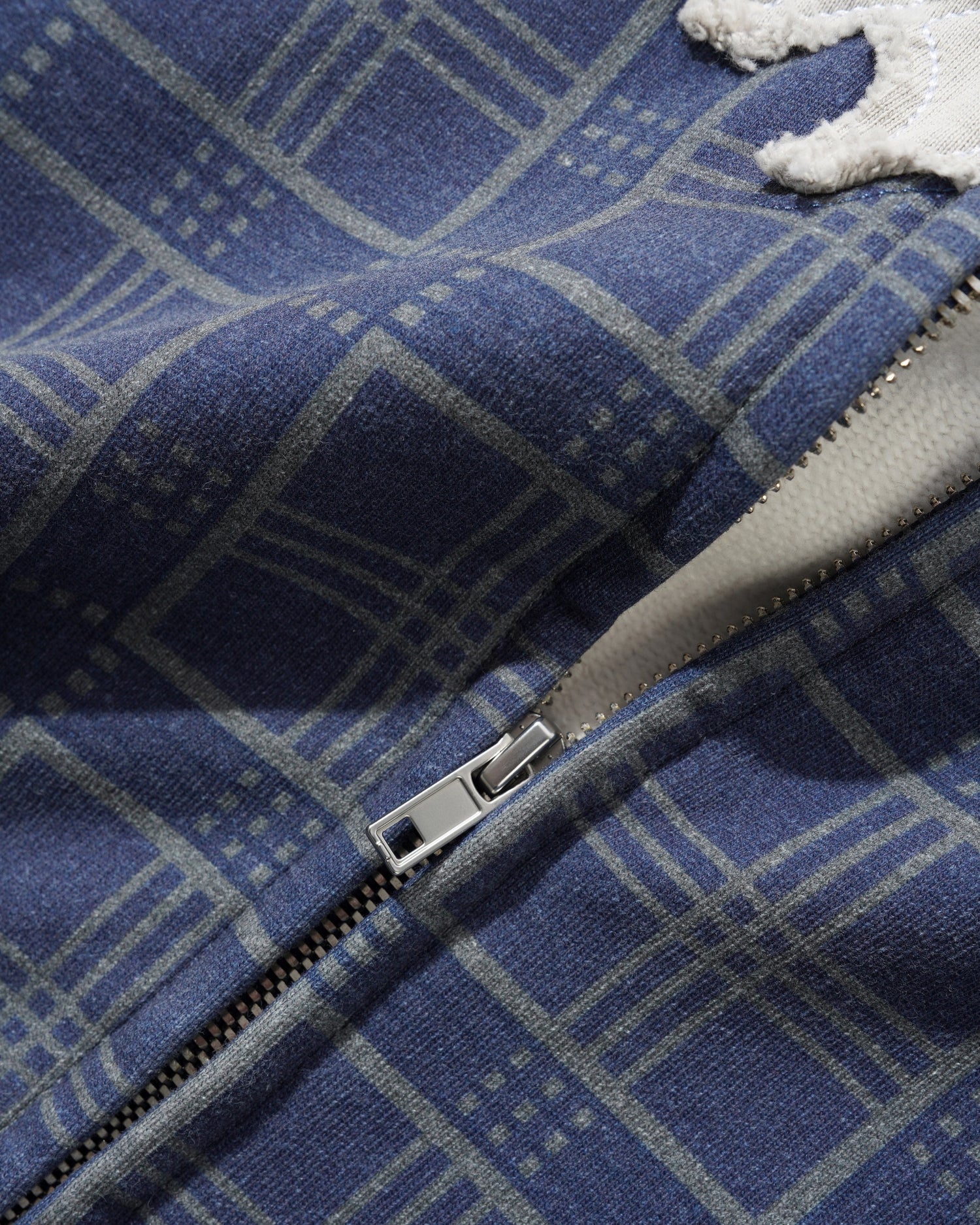 Amplify Zip-Thru Hood