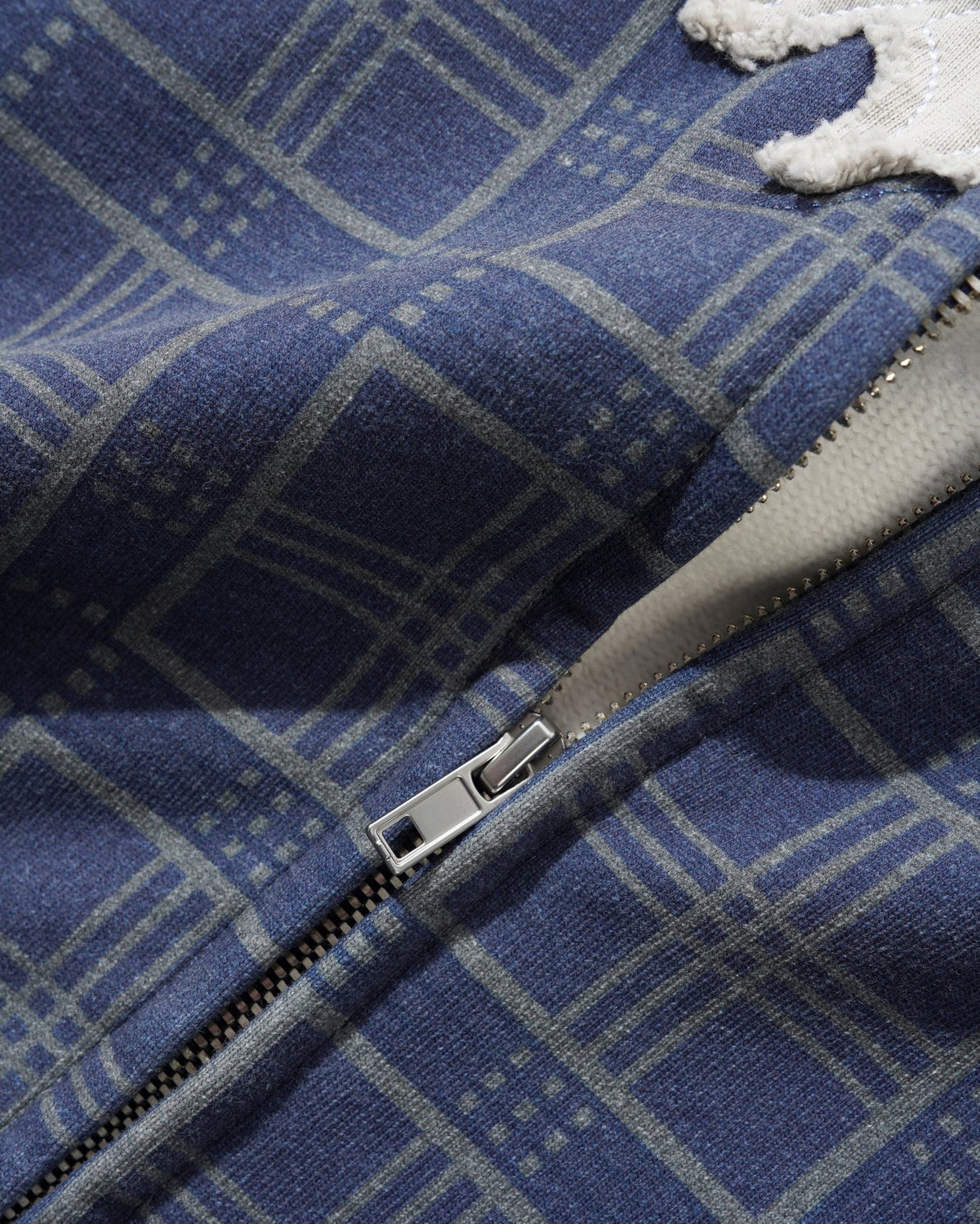 Amplify Zip-Thru Hood