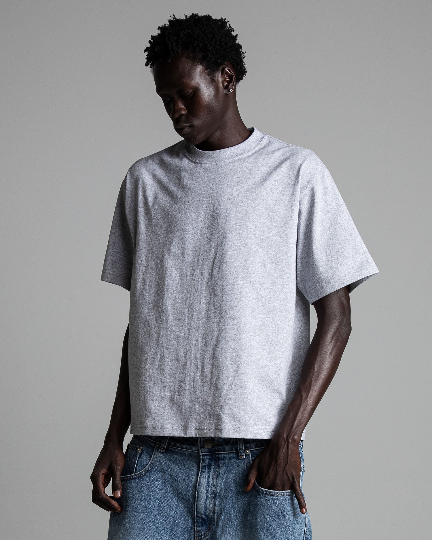[02] 7.5oz Max Heavyweight Cropped Tee