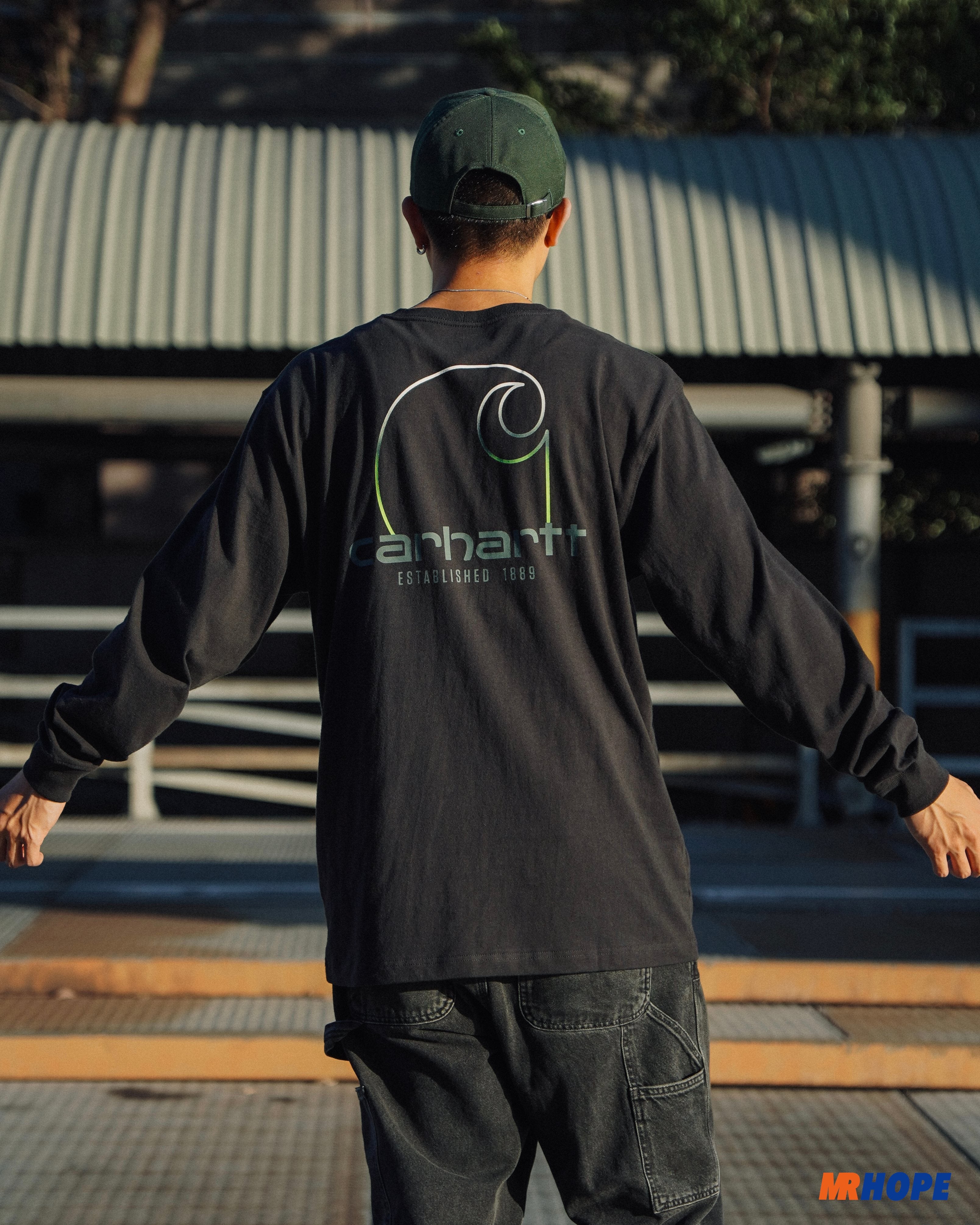 Pocket C Graphic L/S T-Shirt