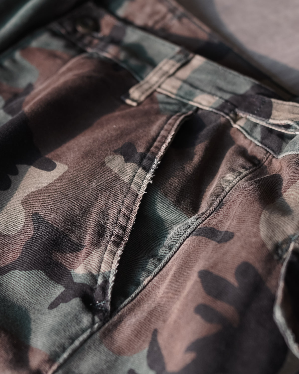MNML Rave Distressed Cargo Pants -🚨10/21（三）晚間20:00準時開賣