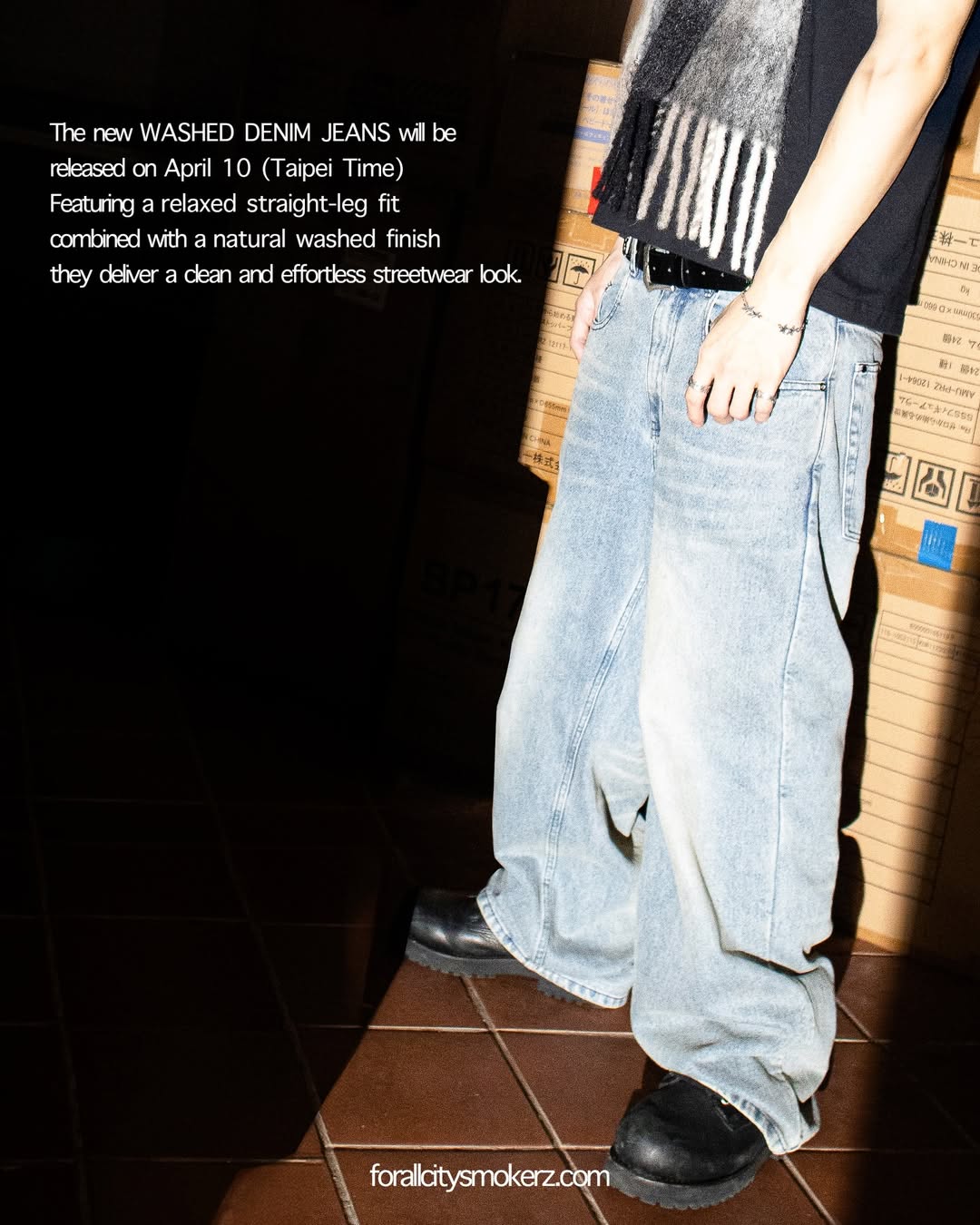 WASHED DENIM JEANS